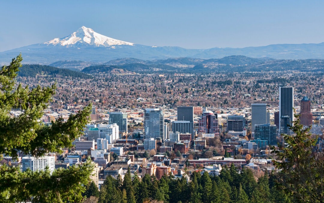 View of Portland, Oregon from Pittock Mansion to demonstrate people moving to oregon